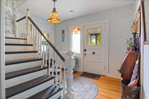 7 Porter Street Paris ME 04281