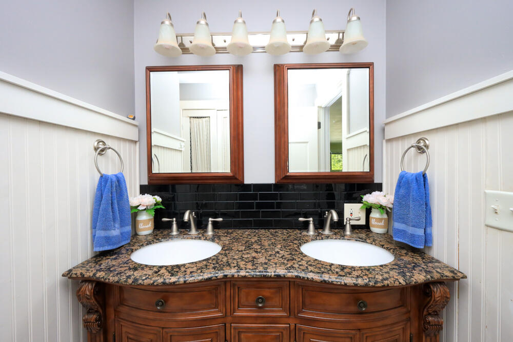 25 Carter Road Etna ME 04434