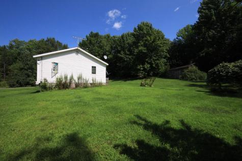 25 Carter Road Etna ME 04434