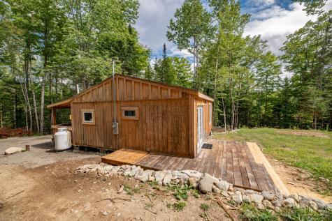 8 Magnolia Lane Starks ME 04911