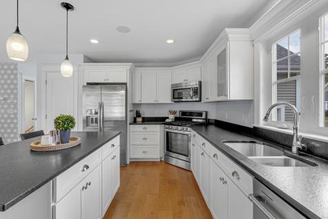 18 Mccann Way Scarborough ME 04074