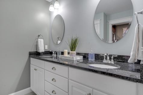 18 Mccann Way Scarborough ME 04074