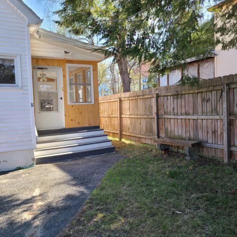 31 Vivian Street Auburn ME 04210