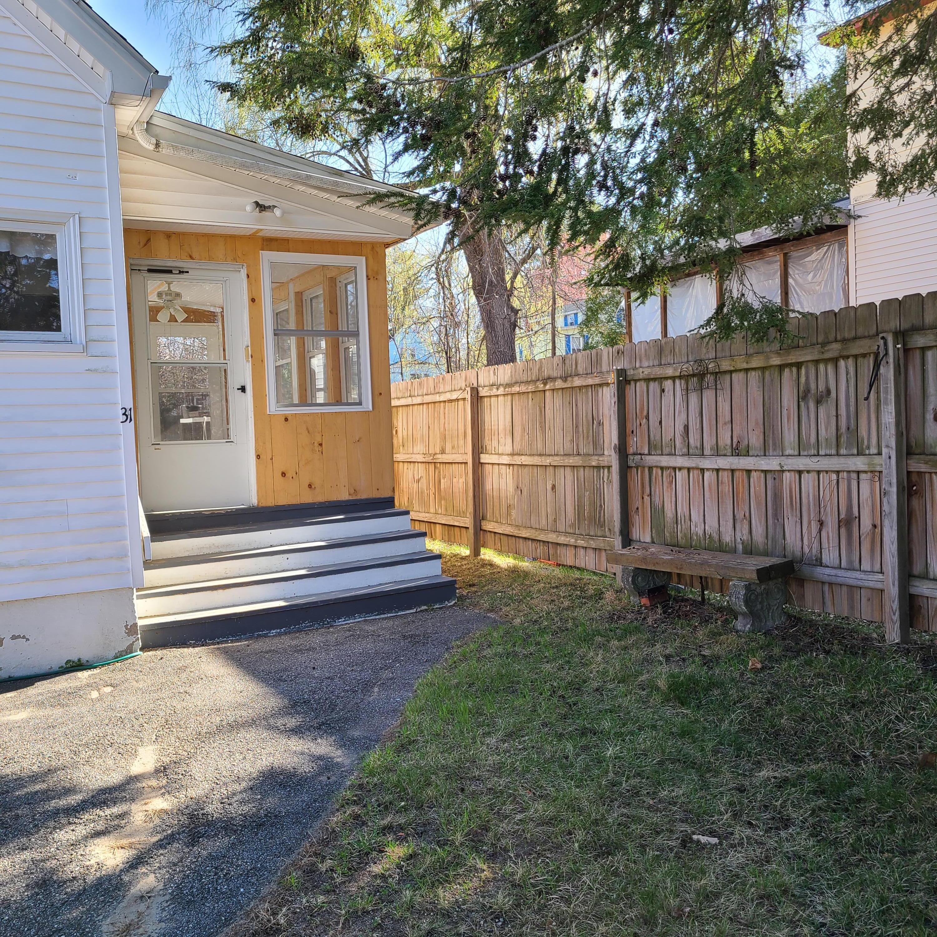 31 Vivian Street Auburn ME 04210