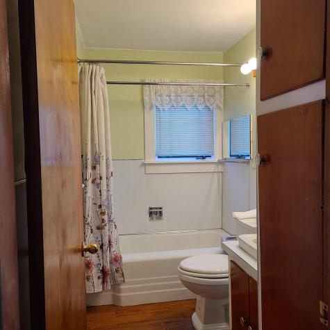 31 Vivian Street Auburn ME 04210