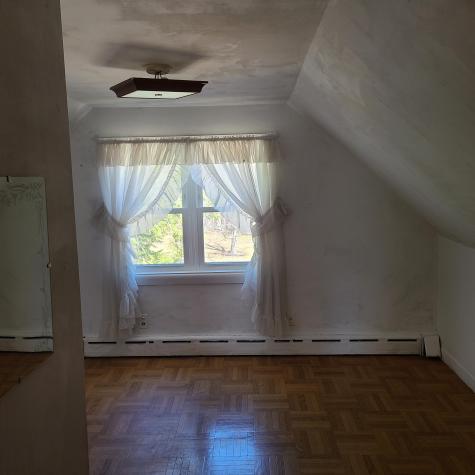 31 Vivian Street Auburn ME 04210