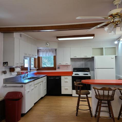 31 Vivian Street Auburn ME 04210