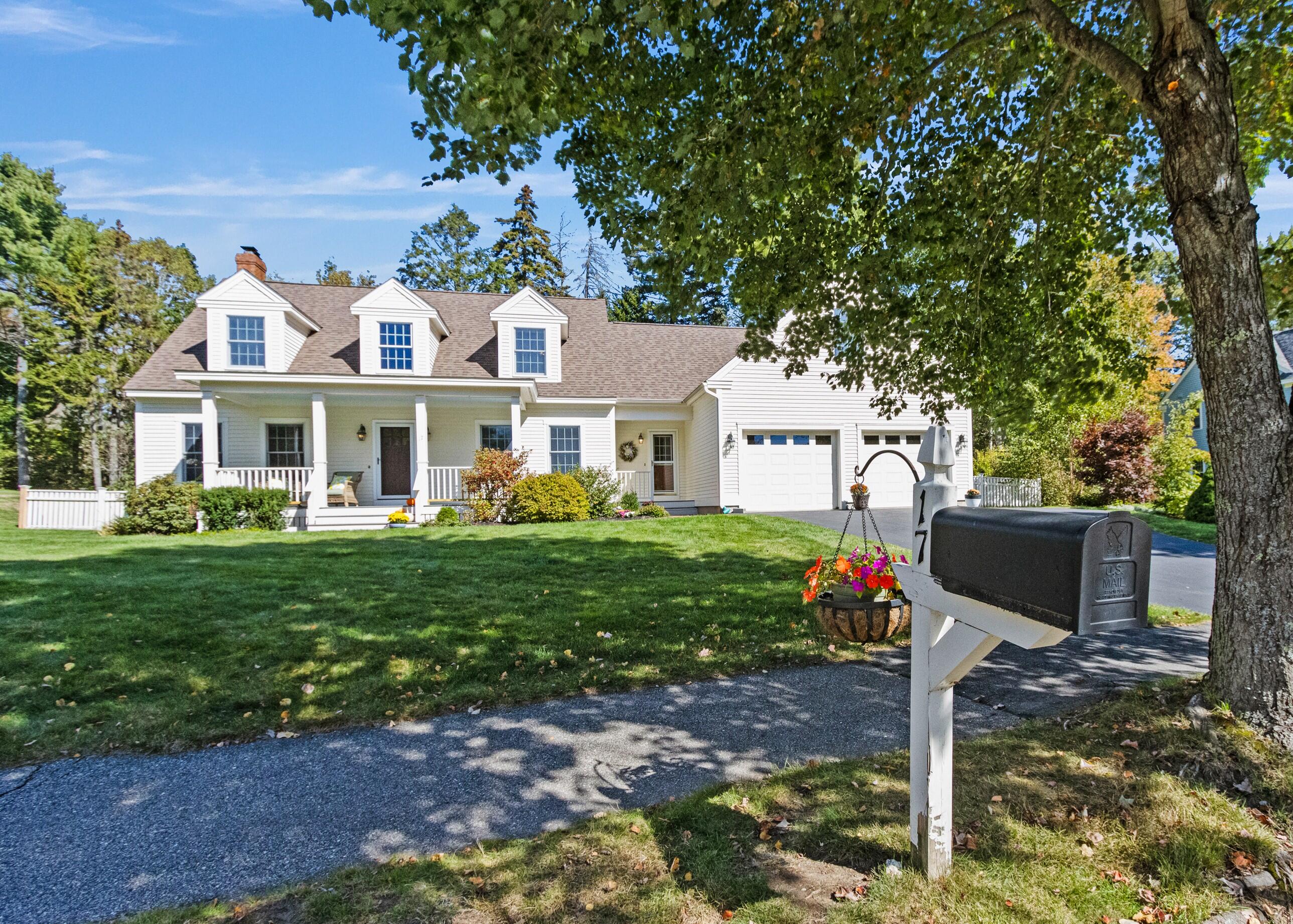 17 Cross Hill Road Cape Elizabeth ME 04107