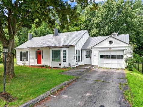 148 1st Rangeway Waterville ME 04901