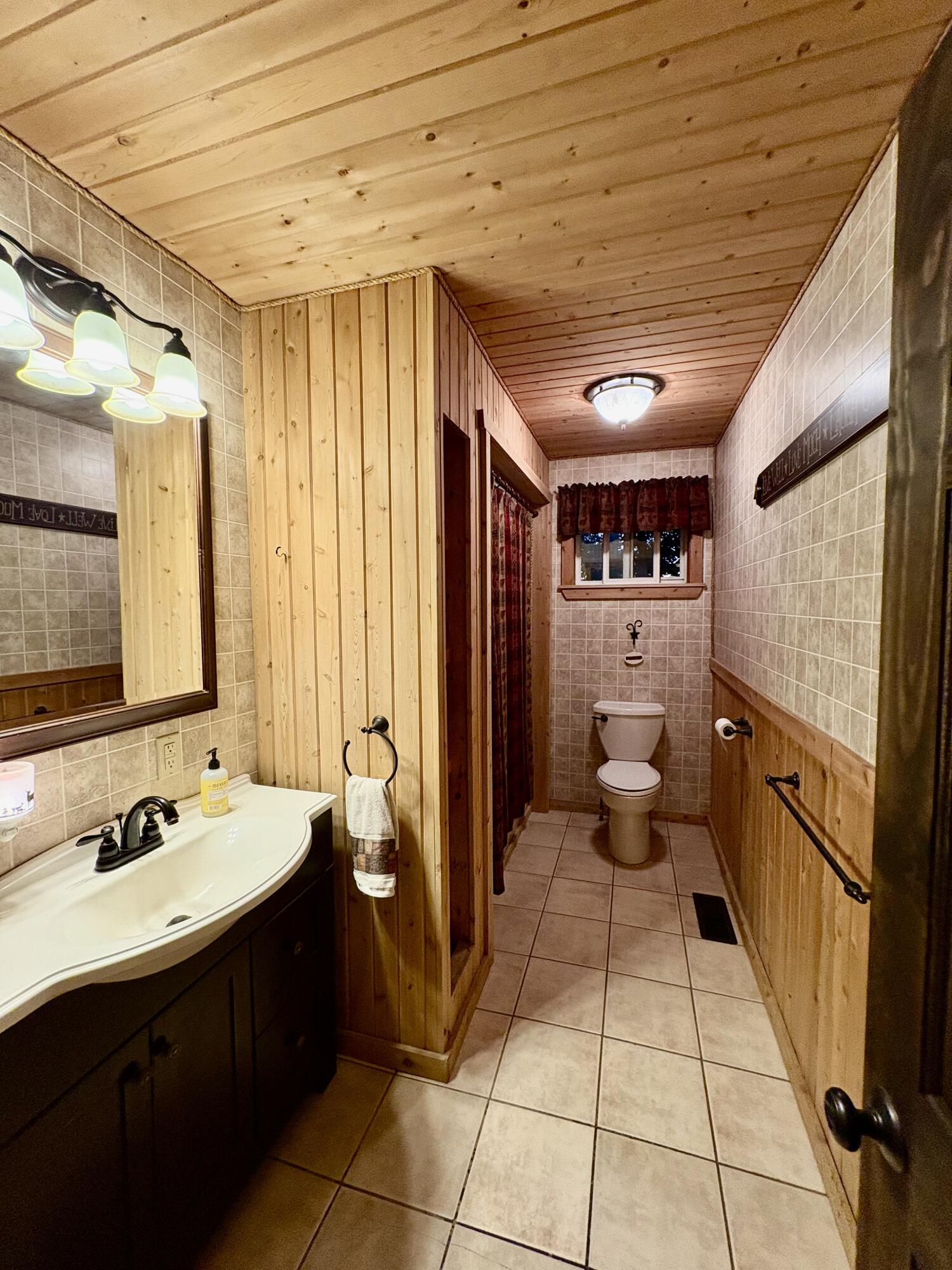 557 Enfield Road Lincoln ME 04457