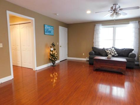 17 Aspen Way Turner ME 04282