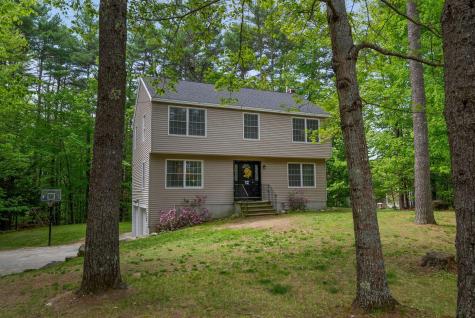 12 Monroe Drive Naples ME 04055