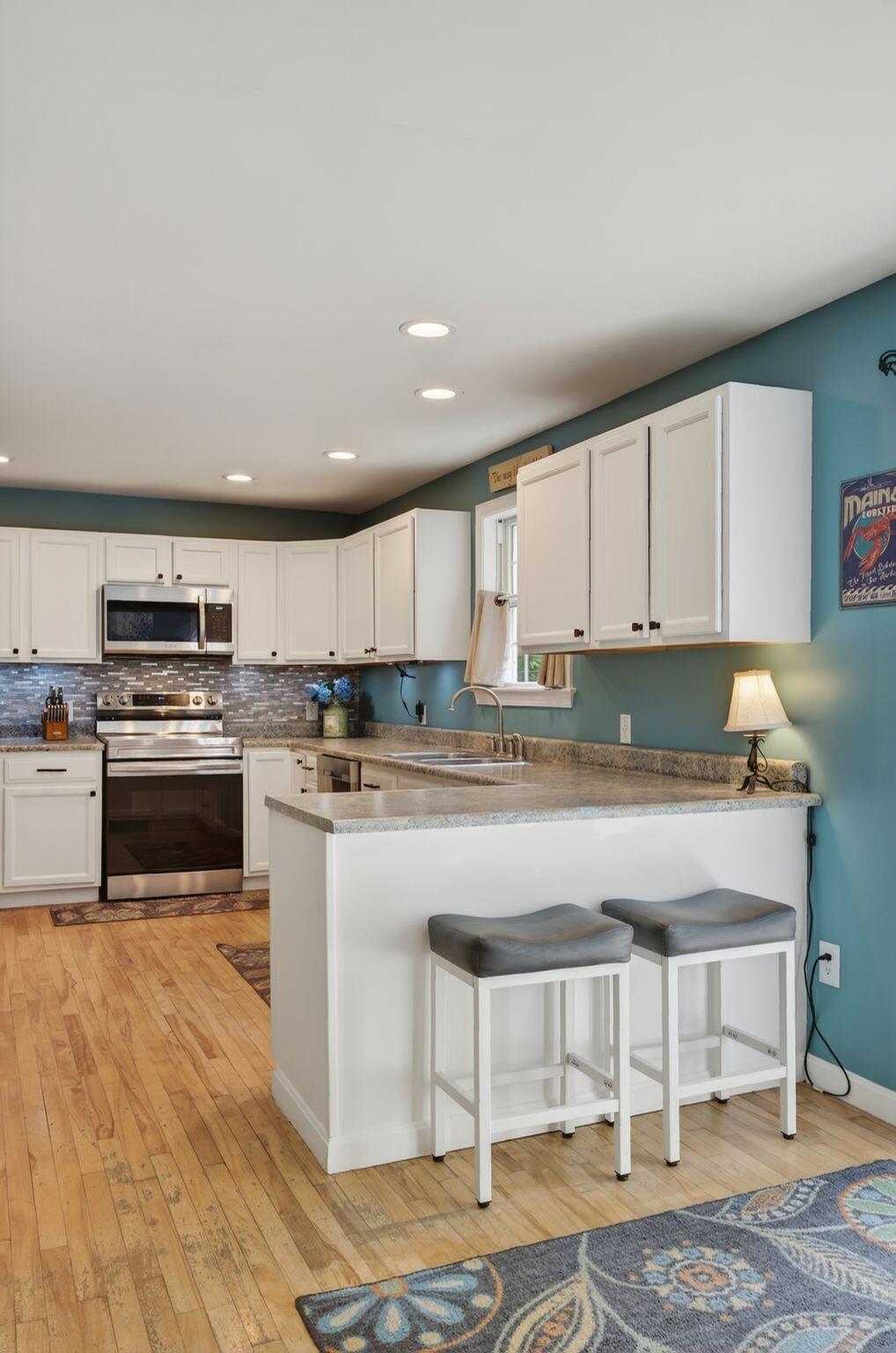 12 Monroe Drive Naples ME 04055