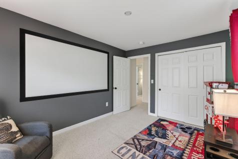 12 Monroe Drive Naples ME 04055