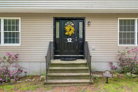 12 Monroe Drive Naples ME 04055