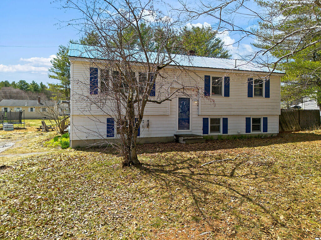 11 Kingman Street Fairfield ME 04937