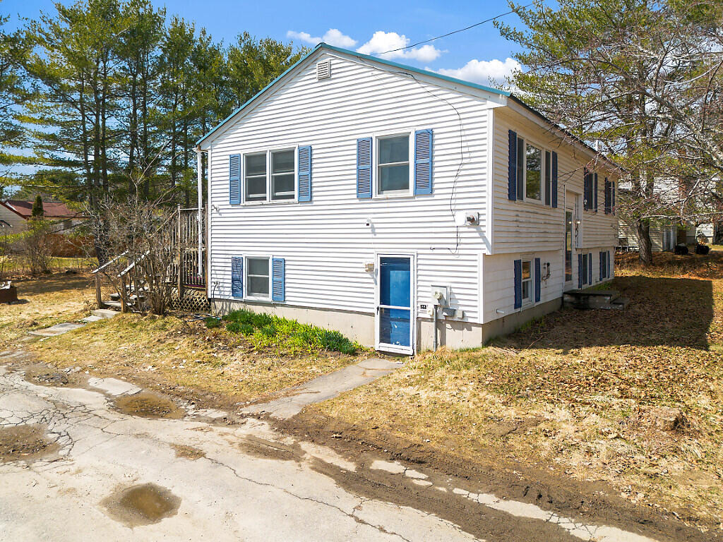 11 Kingman Street Fairfield ME 04937
