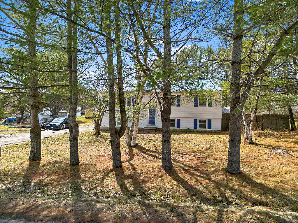 11 Kingman Street Fairfield ME 04937
