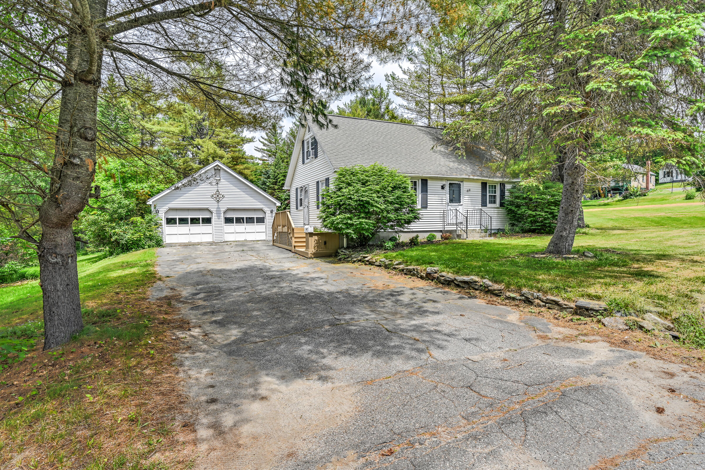 44 Pleasant Street Winthrop ME 04364