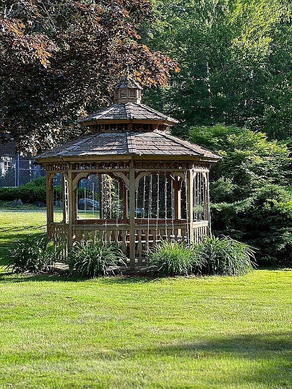 6 Dale Avenue Naples ME 04055