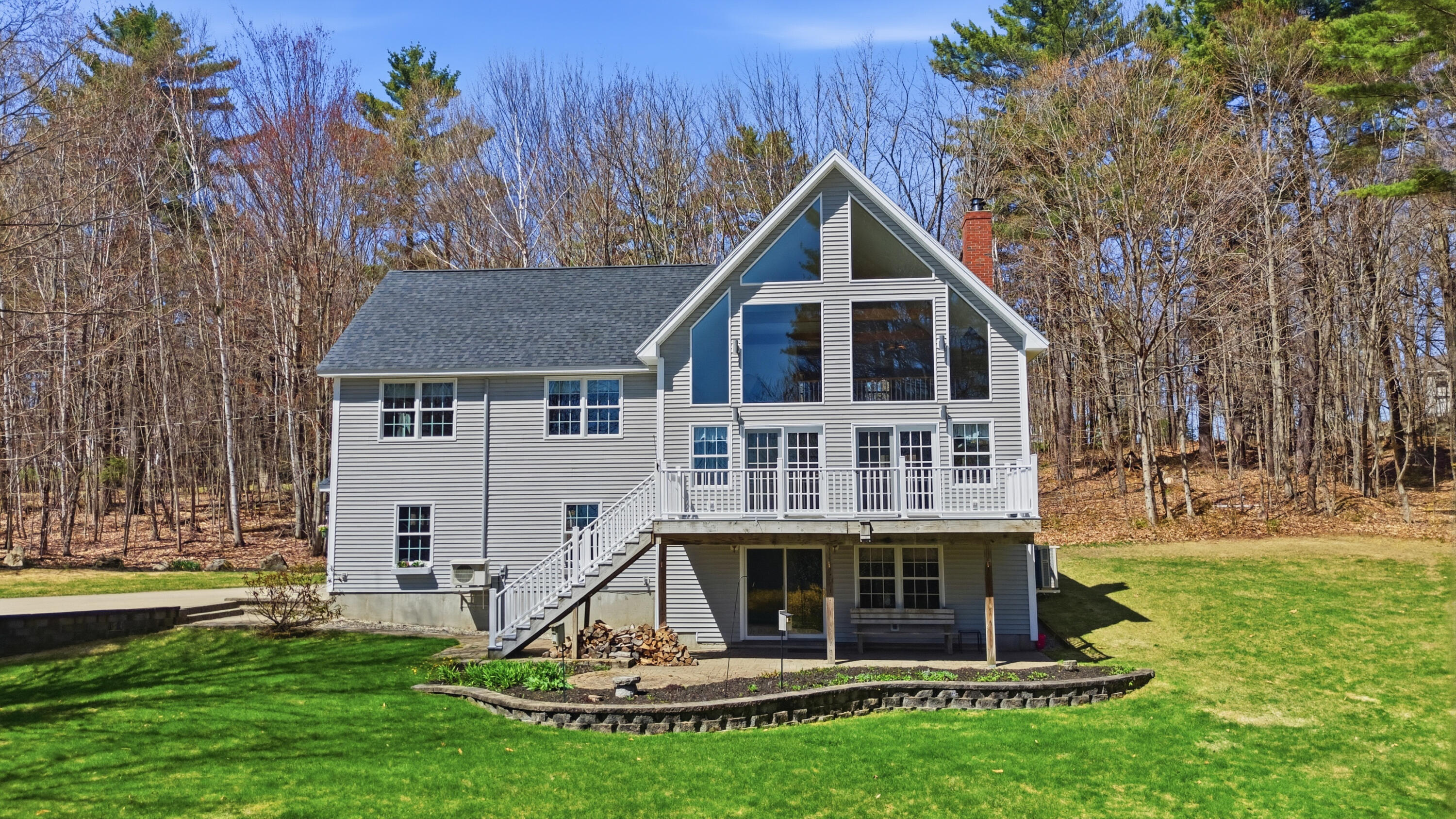 43 Hoyt Drive Monmouth ME 04259