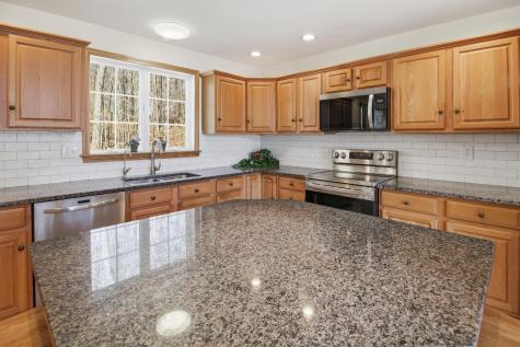 43 Hoyt Drive Monmouth ME 04259