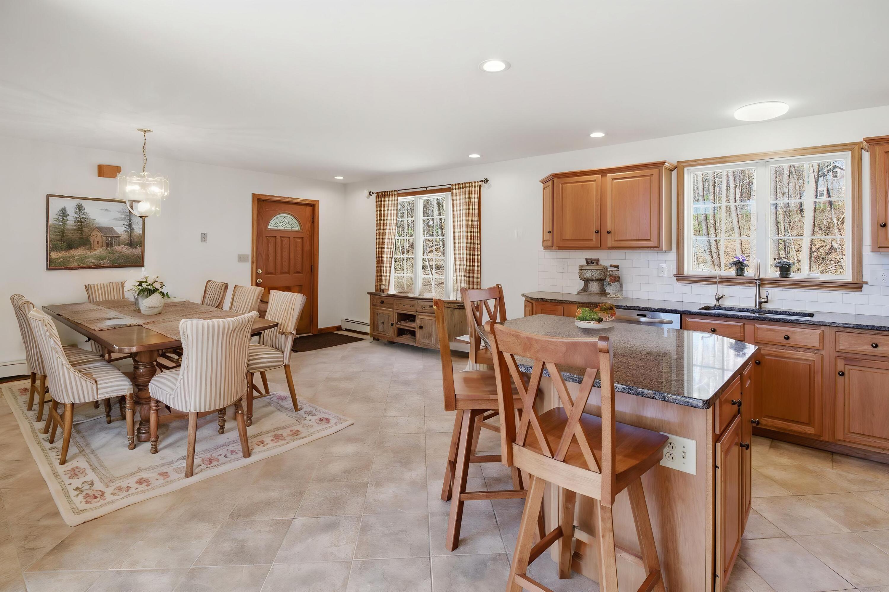 43 Hoyt Drive Monmouth ME 04259