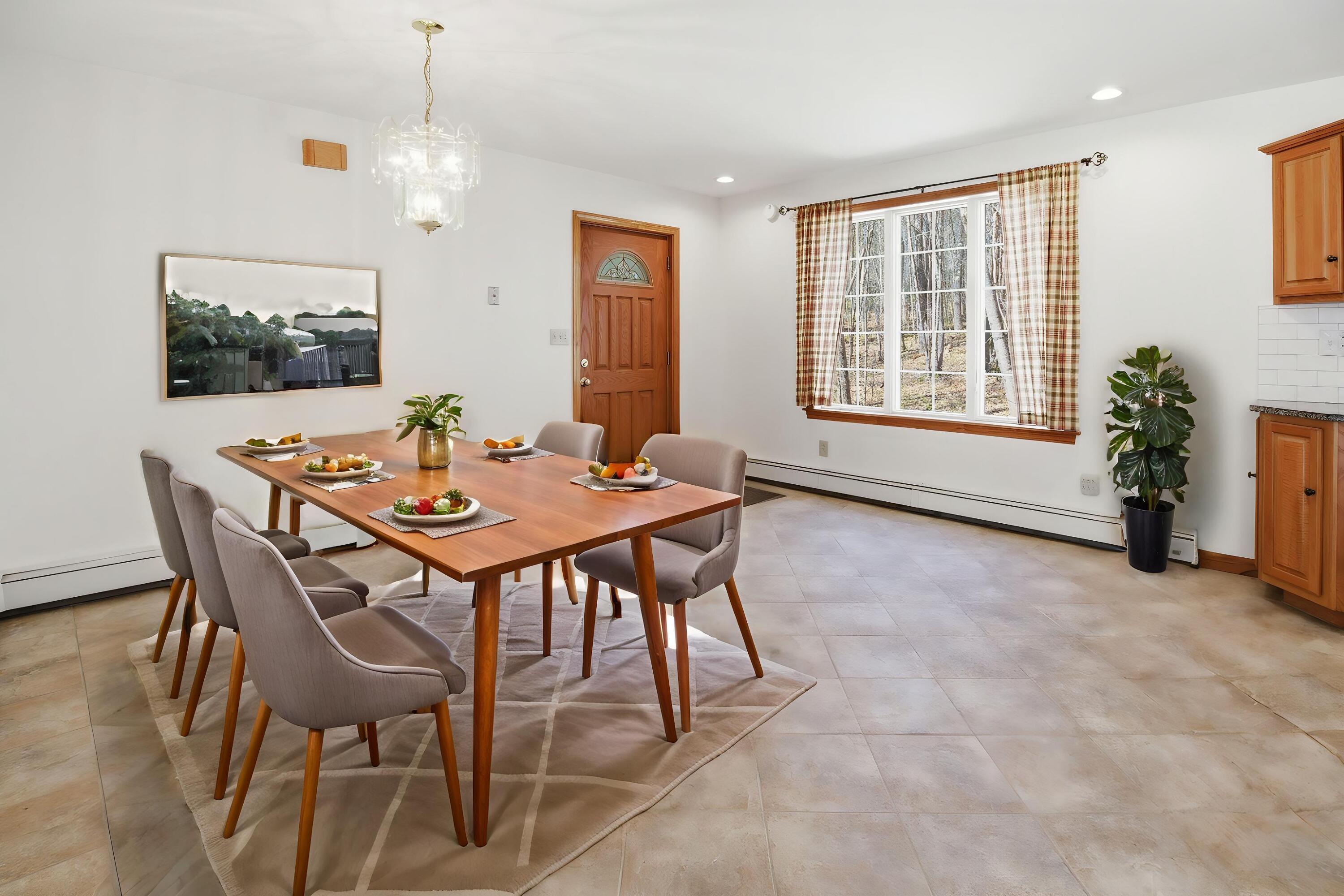 43 Hoyt Drive Monmouth ME 04259