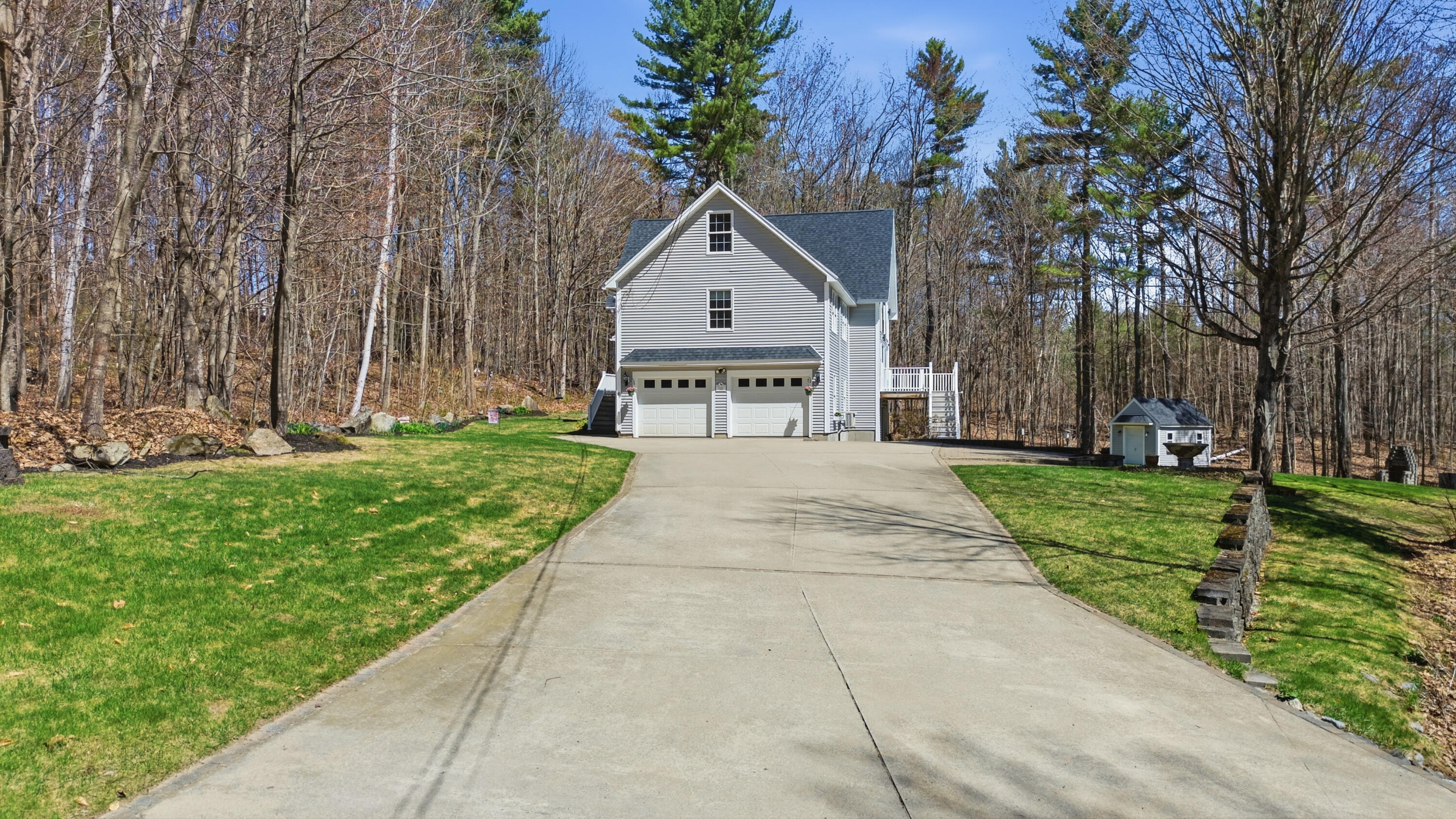 43 Hoyt Drive Monmouth ME 04259