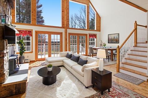 43 Hoyt Drive Monmouth ME 04259