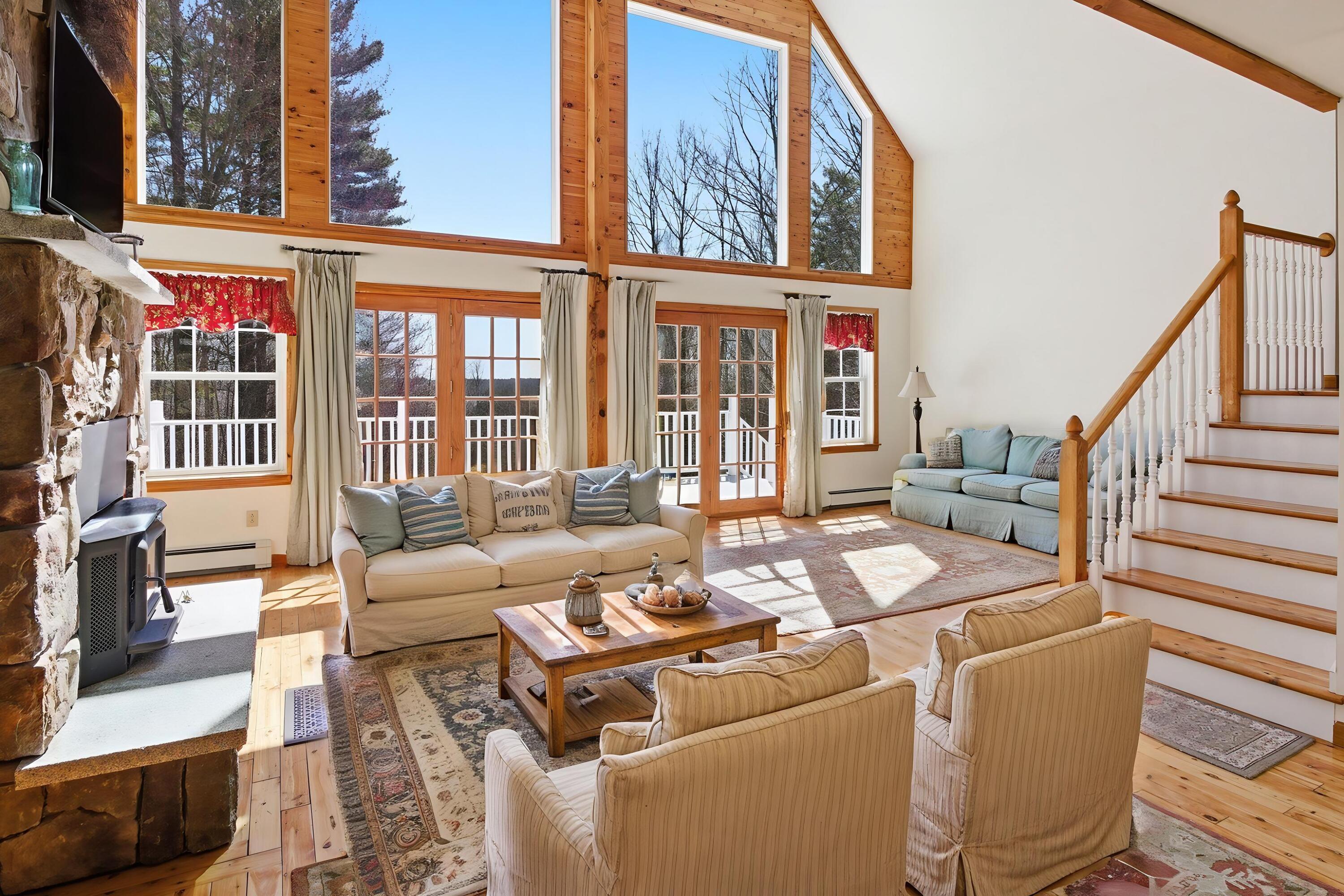 43 Hoyt Drive Monmouth ME 04259