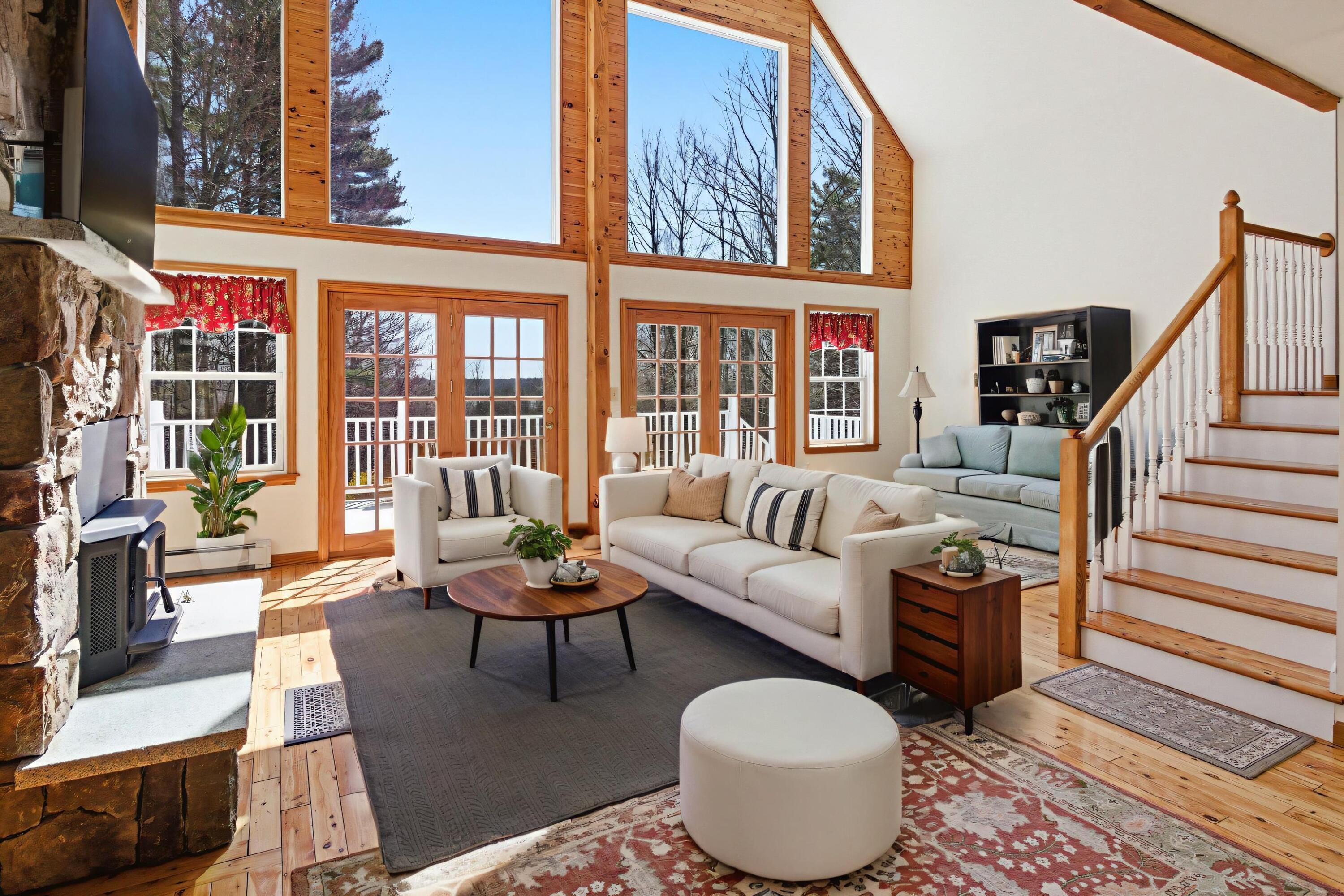 43 Hoyt Drive Monmouth ME 04259