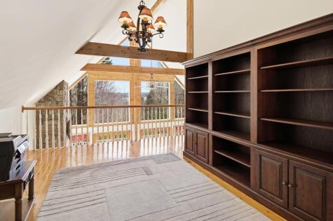 43 Hoyt Drive Monmouth ME 04259