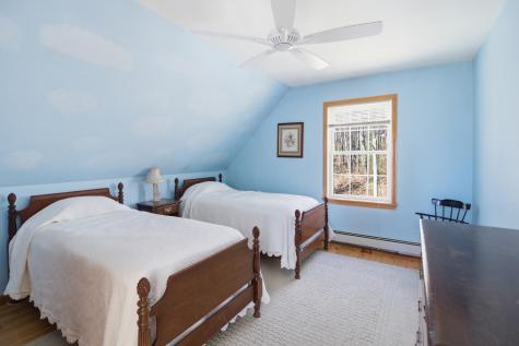 43 Hoyt Drive Monmouth ME 04259