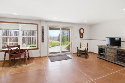 43 Hoyt Drive Monmouth ME 04259