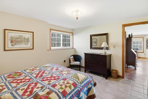 43 Hoyt Drive Monmouth ME 04259