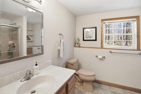 43 Hoyt Drive Monmouth ME 04259