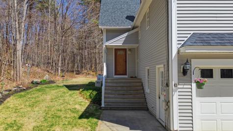 43 Hoyt Drive Monmouth ME 04259