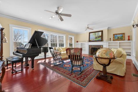 127 Foreside Road Falmouth ME 04105