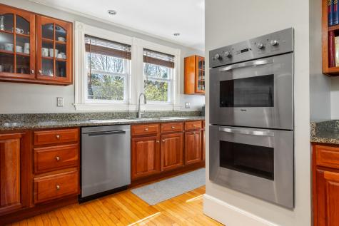 11 Summer Street Kennebunk ME 04043