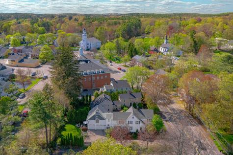 11 Summer Street Kennebunk ME 04043