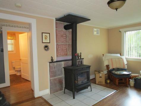 15 Mcwain Hill Road Waterford ME 04088