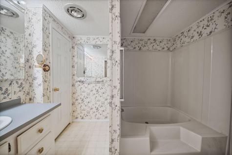 13 Alder Lane South Thomaston ME 04858
