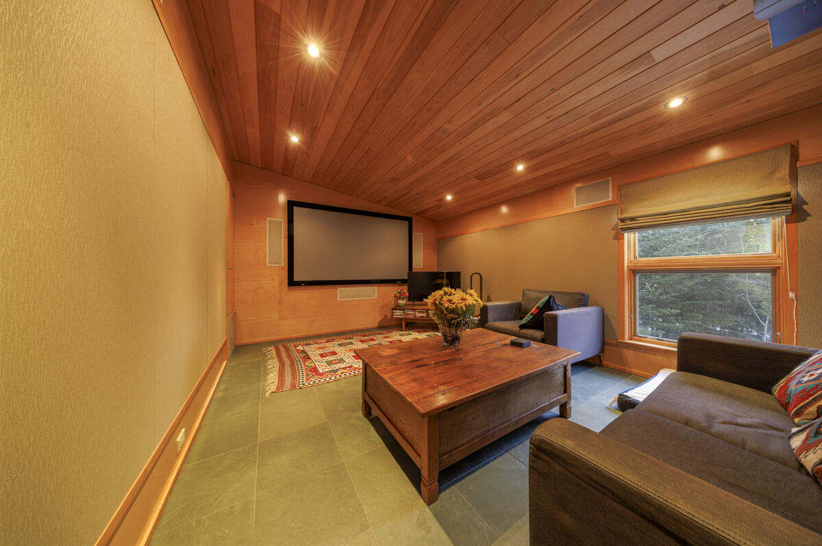 51 Fox Lane Brooklin ME 04616