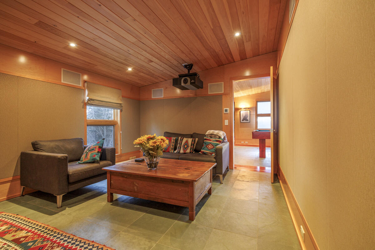 51 Fox Lane Brooklin ME 04616