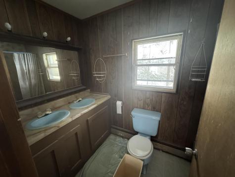 89 Pride Road Auburn ME 04210