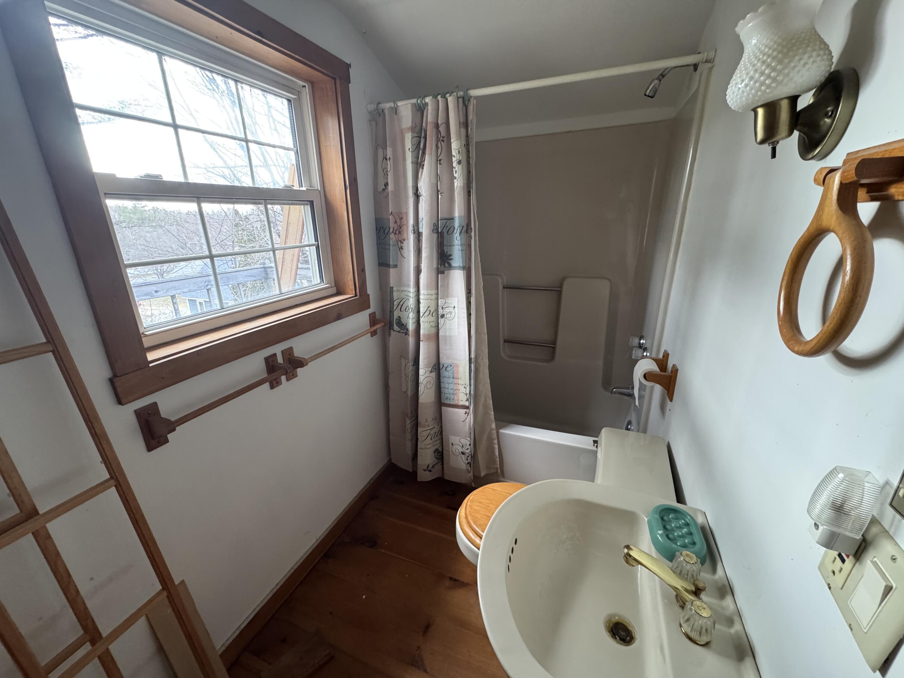 89 Pride Road Auburn ME 04210