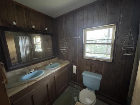 89 Pride Road Auburn ME 04210