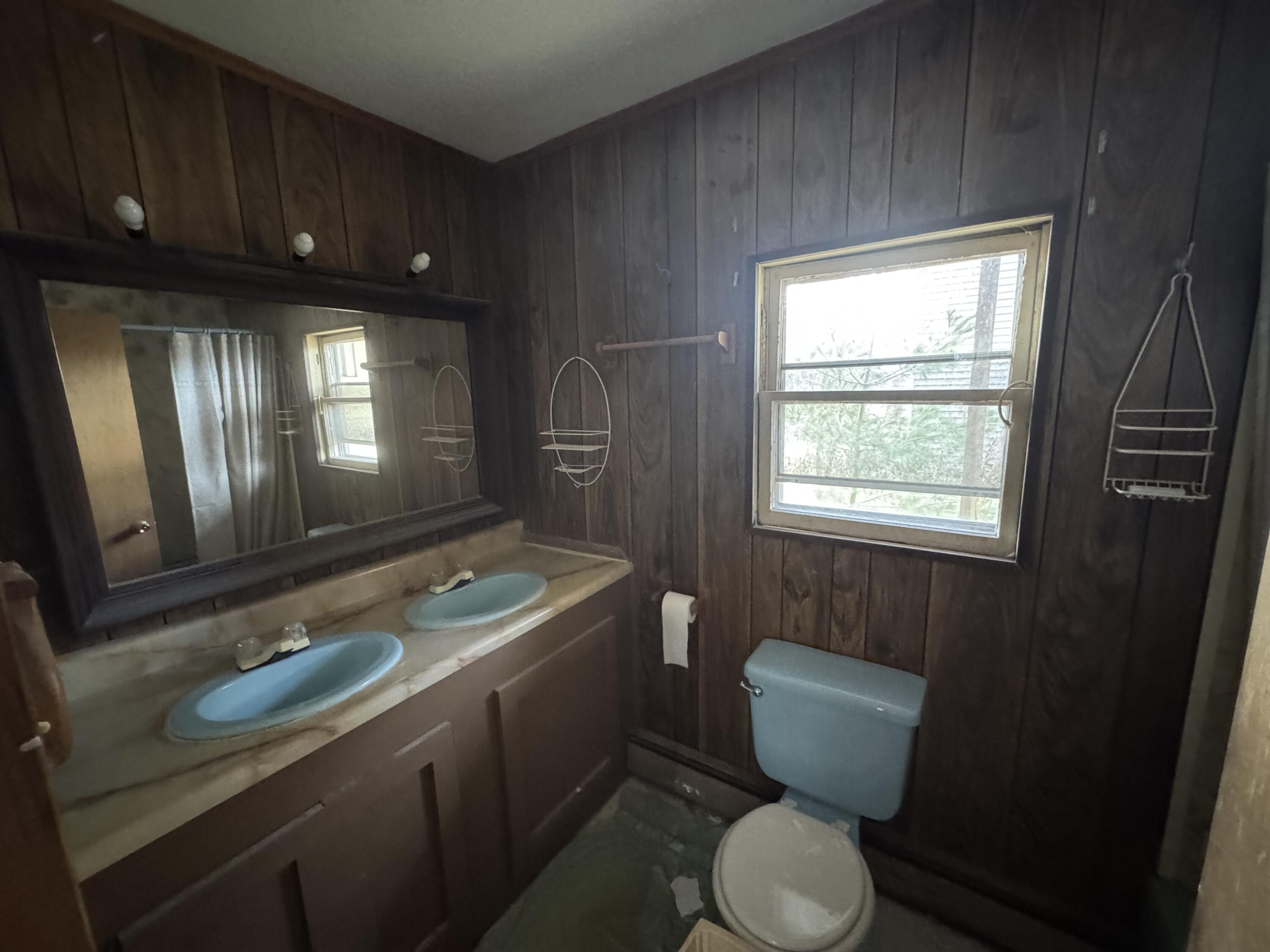 89 Pride Road Auburn ME 04210