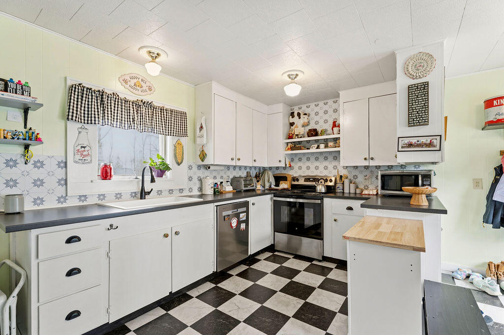 88 Pleasant Street Dover-foxcroft ME 04426